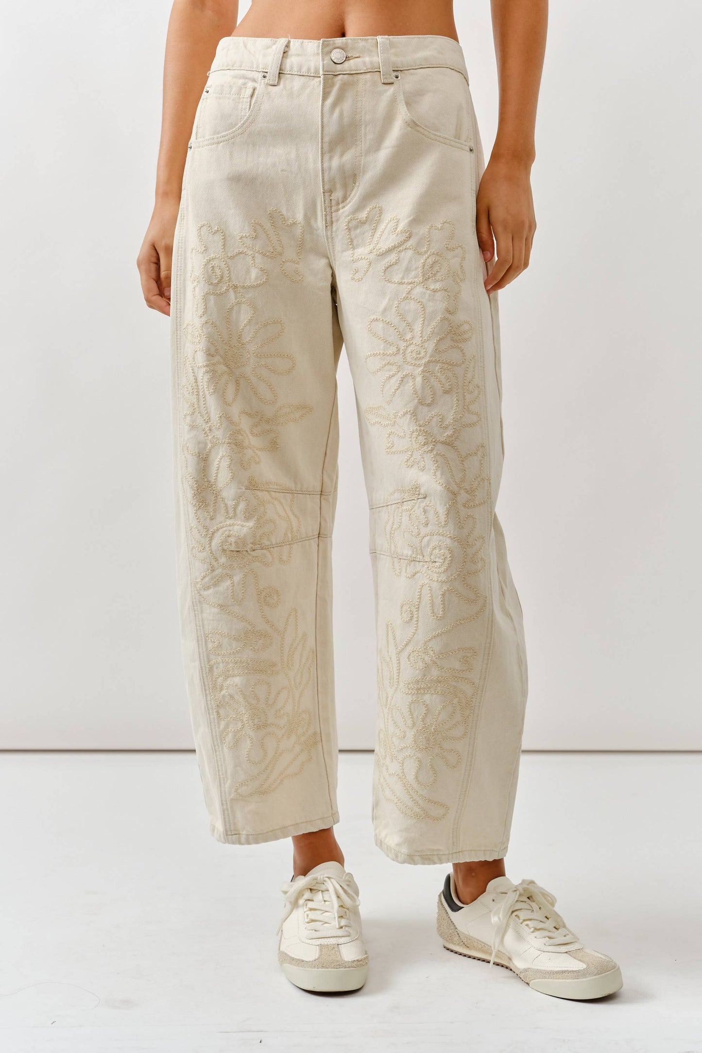 Noah Embroidered Barrel Jeans
